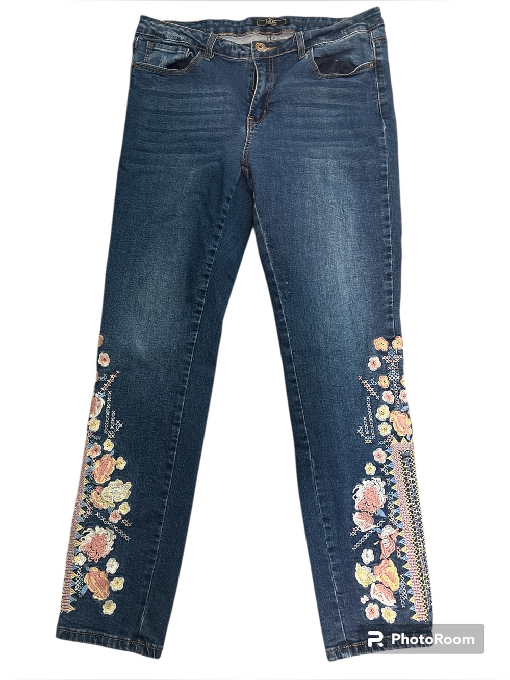 L&B Lucky & Blessed Floral Embroidered Boho Straight Leg Jeans - Size14.